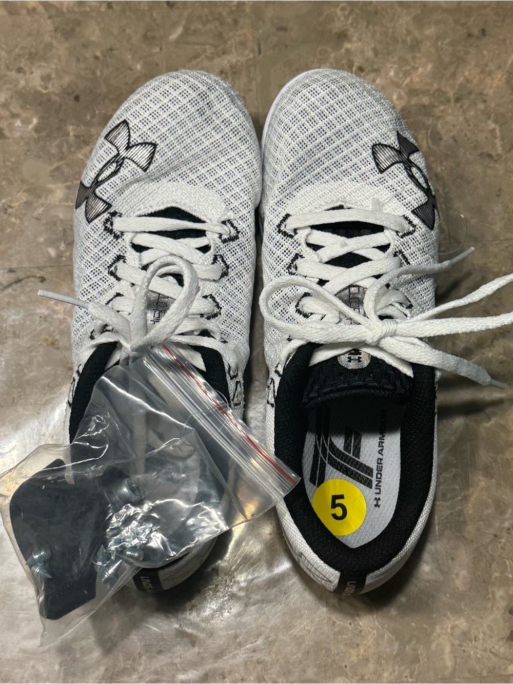New Under Armour Kick Distance 4 track spikes
Men’s size 5
Women’s size 6.5 - Picture 2 of 11